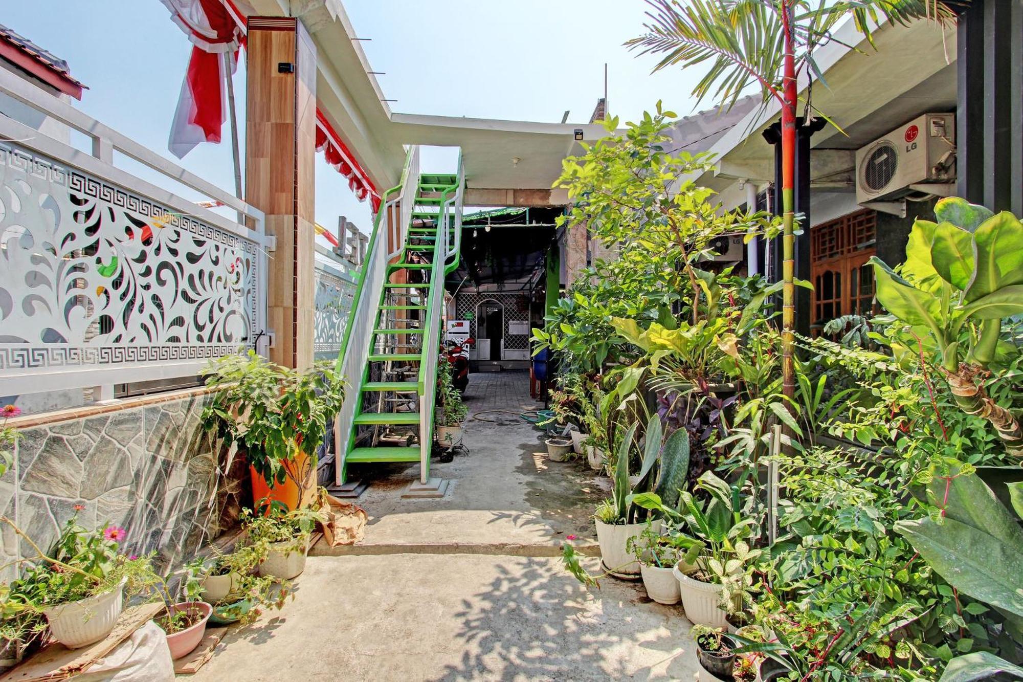 Capital O 92929 Hotel New Tirta Kencana Syariah Тегал Экстерьер фото